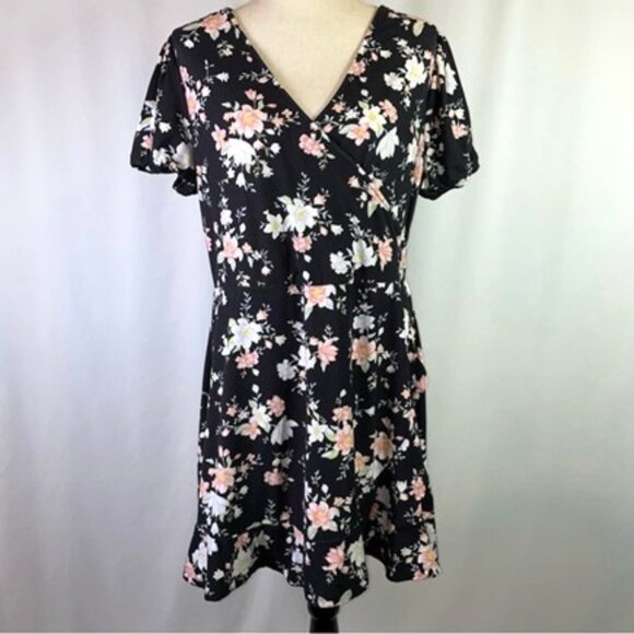 No Boundaries Faux Wrap Dress Size XXL Black with Floral Pattern Short Sleeves - Picture 1 of 12